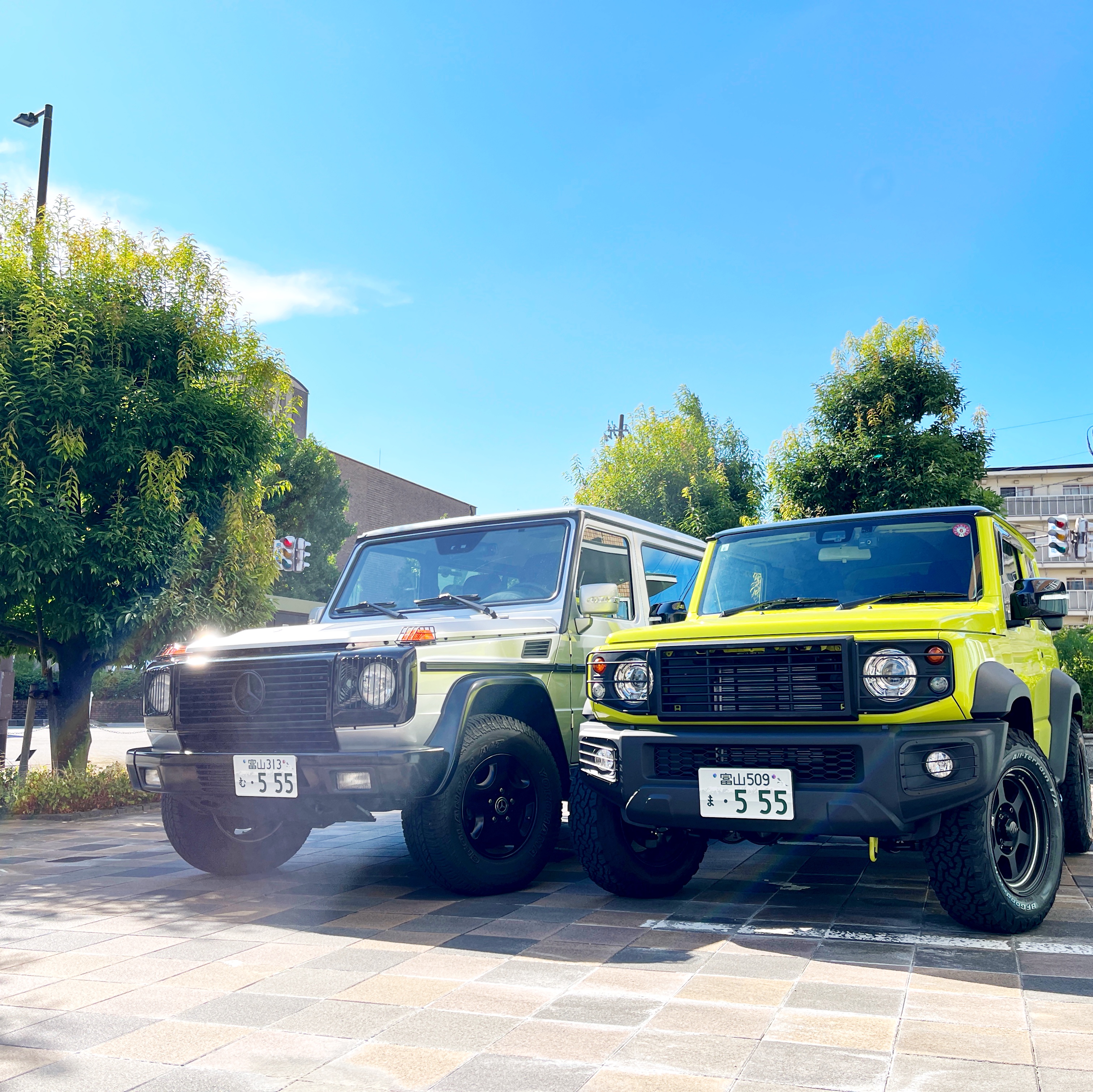 MB G320 Short & Jimny Sierra (Front)